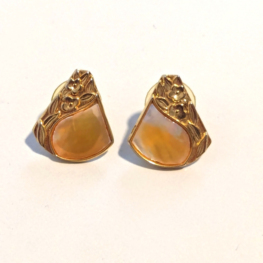Vintage Signed Duri Gold Toned Mother of Pearl Earrings
